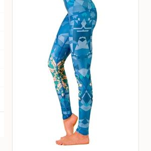 Teeki Lightening In a Bottle Legging Size S